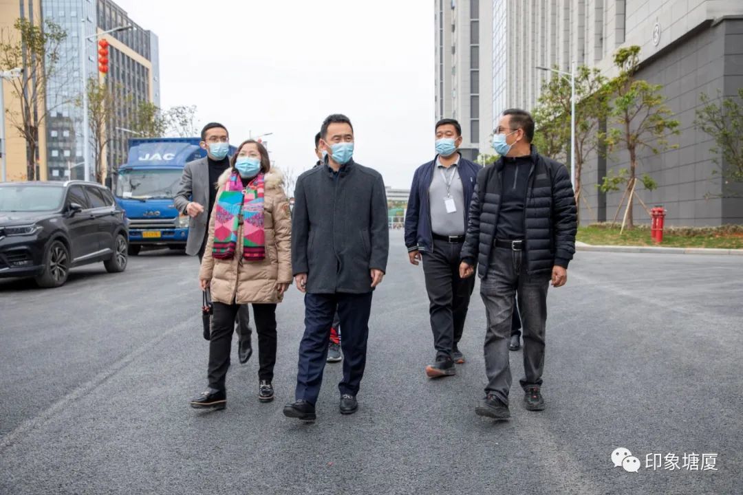 当天,任奎率队走访了东莞市中汇瑞德电子股份有限公司,东莞市艾瑞科