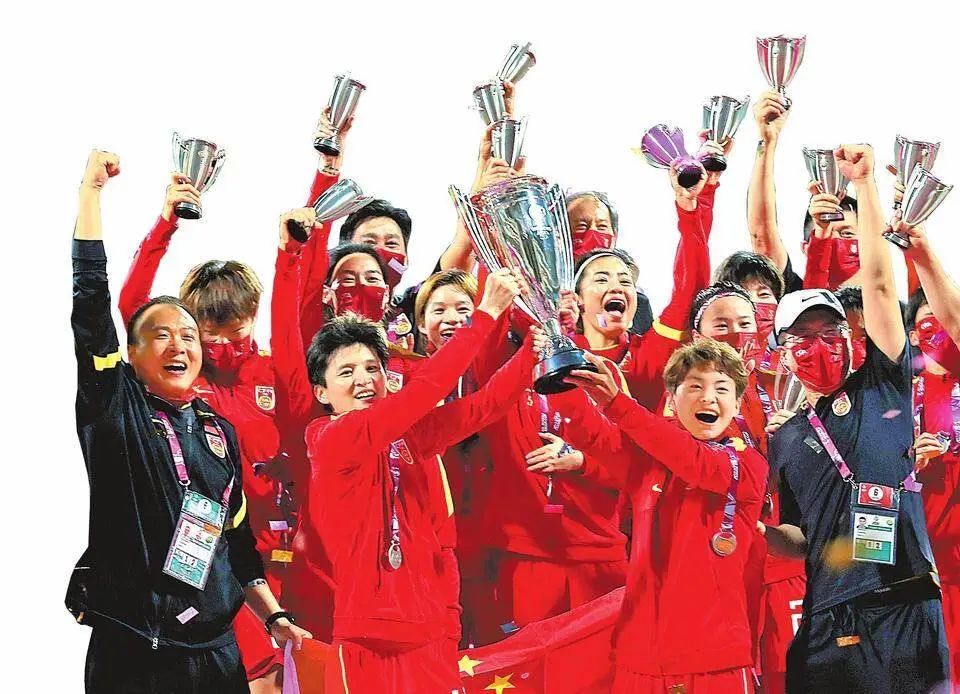 当日举行的2022女足亚洲杯决赛中,中国队以3比2战胜韩国队,夺得冠军