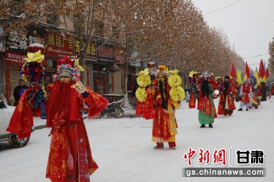 春节期间，平凉市静宁县李店镇举办主题为“古成纪&middot;广爷川”第二届“万得杯”民俗文化艺术节。
