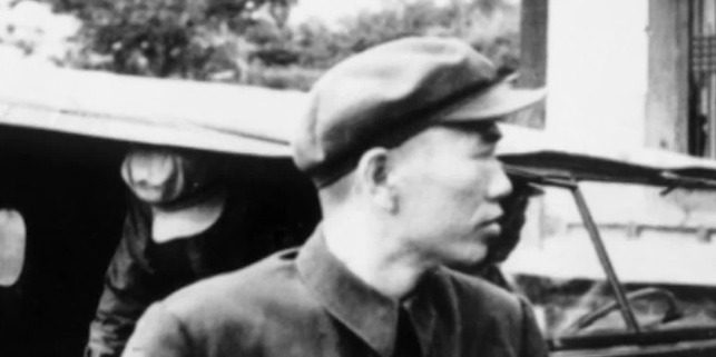 邓华虽然常年在战场上摸爬滚打，但却能文能武爱好广泛