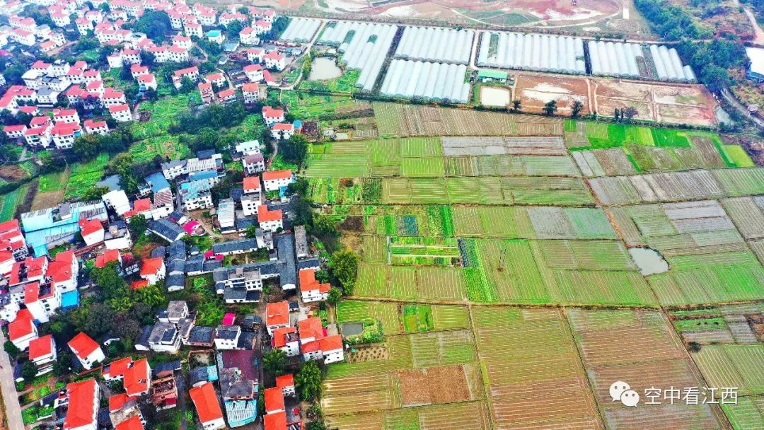 航拍江西赣州南康区雨后乡村美丽风光