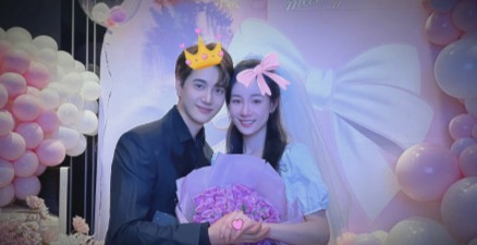 金恩圣晒照宣布与张檬结婚：终于娶到你了，老婆
