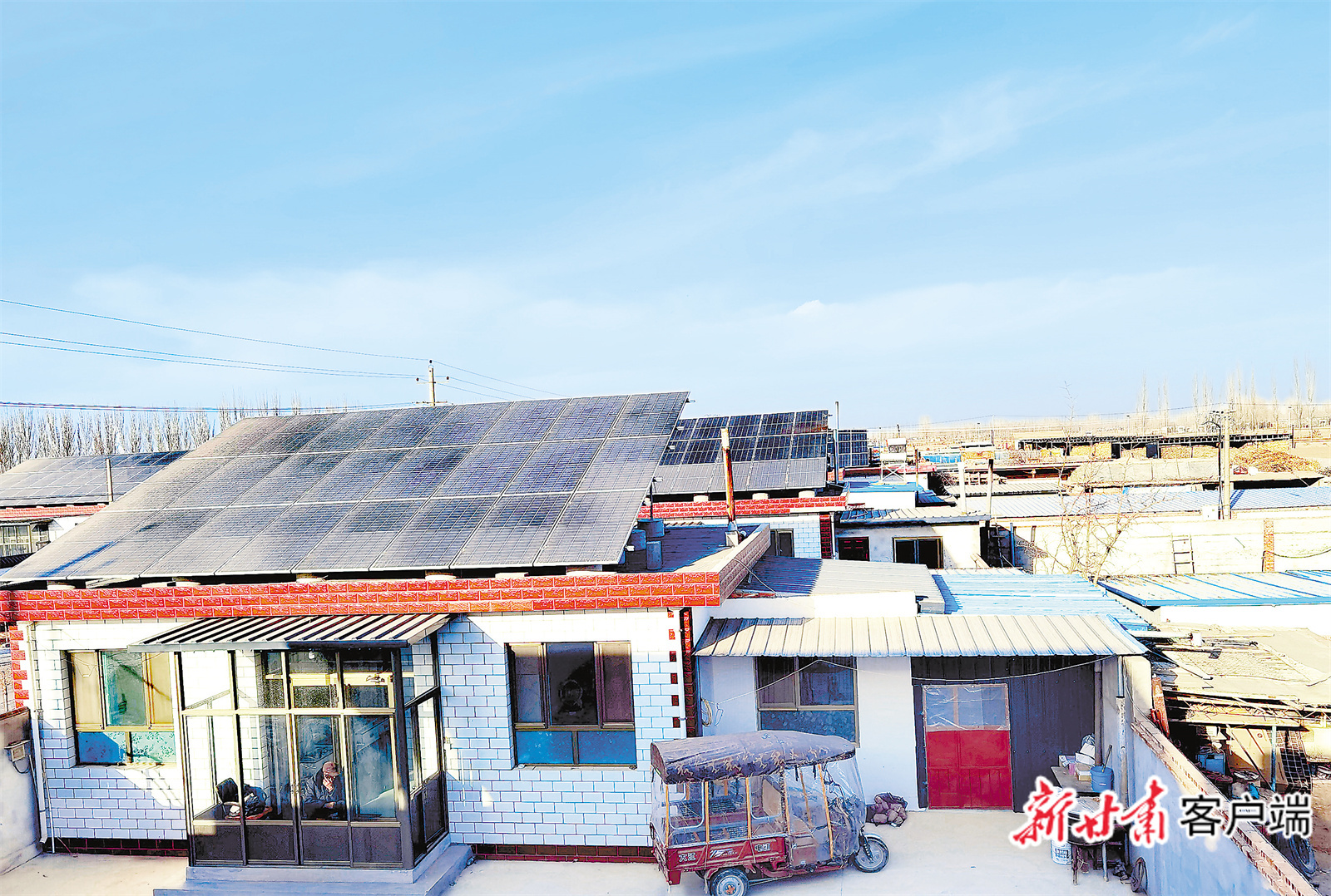 位于高台县骆驼城镇永胜村的屋顶分布式光伏发电项目 新甘肃·甘肃日报记者 范海瑞