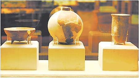 大地湾遗址出土的彩陶