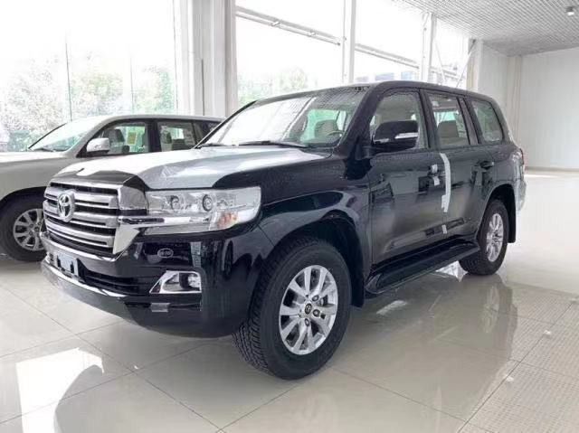 2020款丰田酷路泽4600现车120万在售