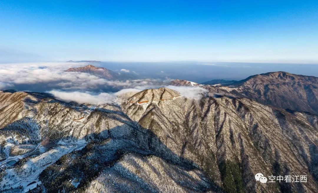 武宁太平山银装素裹云雾缭绕 分外妖娆_江西广播电视台