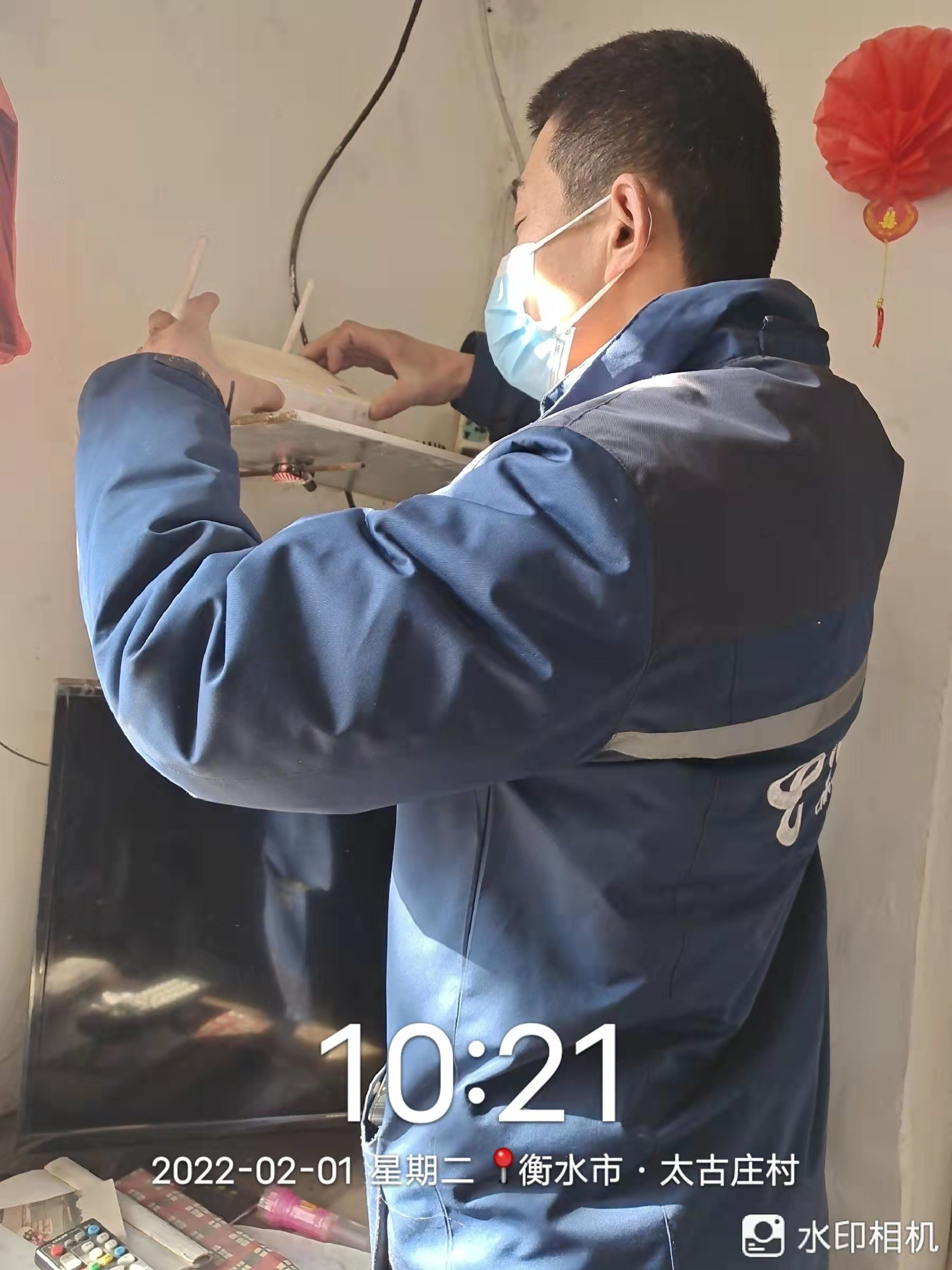 深州分公司智家工程师杜山成大年初一为用户修复宽带故障