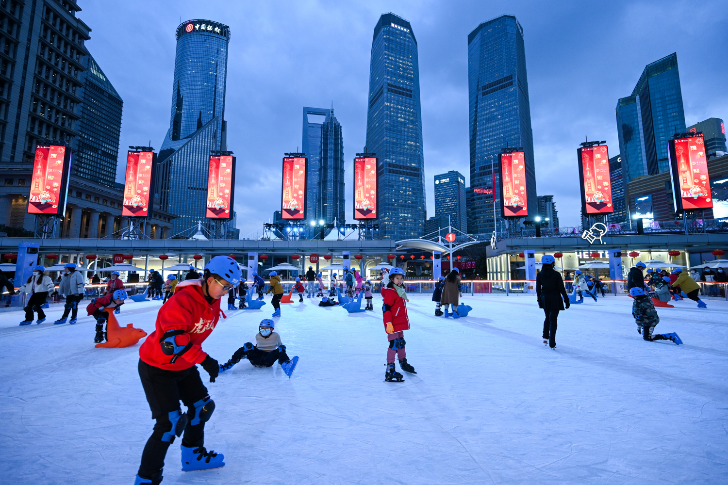 人民广场溜冰场图片