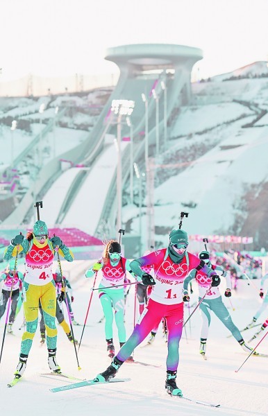 冬季两项中心举行的北京2022年冬奥会冬季两项混合接力4×6公里比赛中