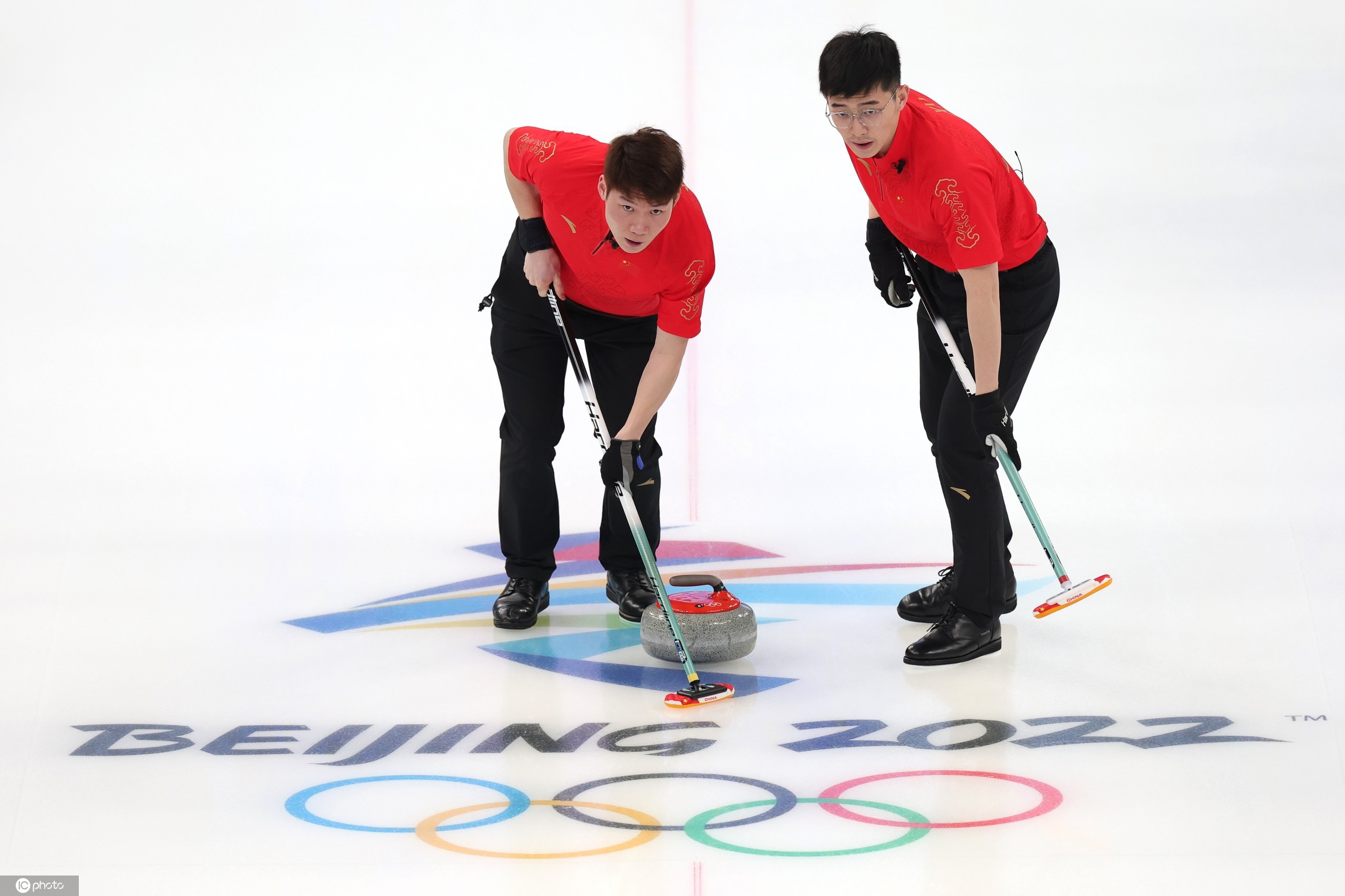 冬奥男子冰壶小组赛第六轮中国67不敌英国2连胜被终结