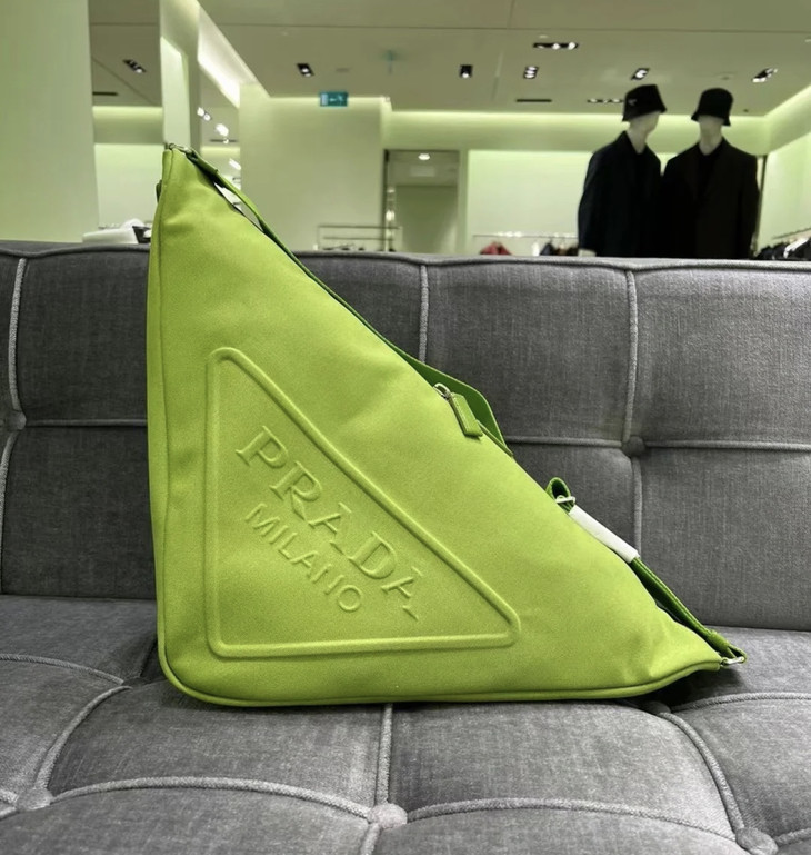 2022年第一支包，我选CHANEL的“垃圾袋”