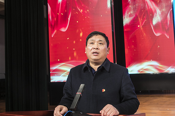 张茂生在讲话中首先祝贺韩威东老师演讲的成功,同时也肯定了本届高三