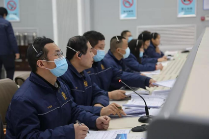 抱龙峪试验区指挥控制中心现场工作人员18吨液氧煤油发动机目前应用于