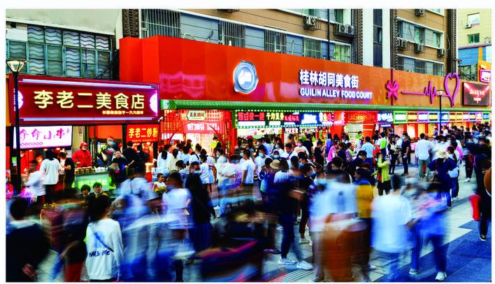 桂林胡同美食街，已经成为市民首选“打卡地”。