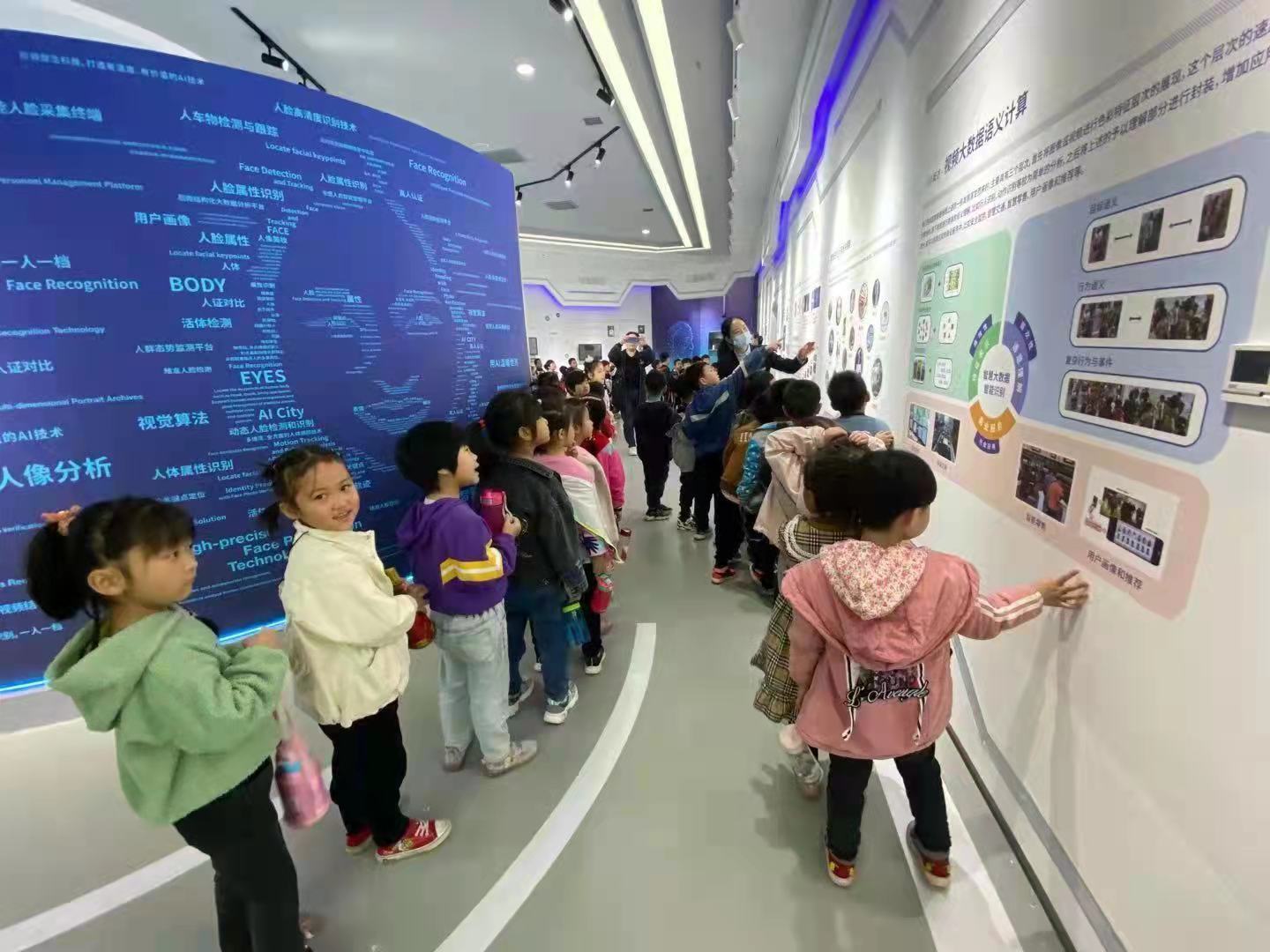 饶阳县图书馆叫响“书香饶阳”文化品牌