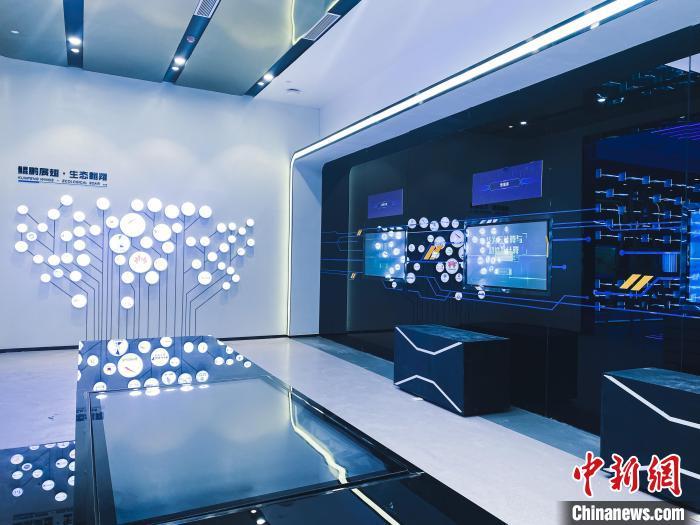 图为甘肃鲲鹏生态创新中心基地。(资料图) 张海南 摄