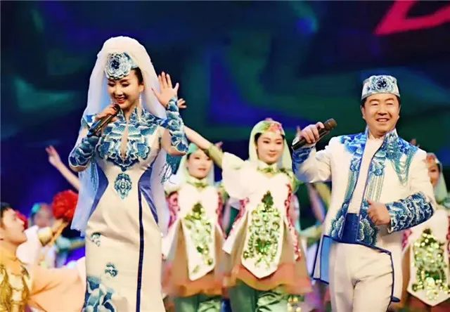 传承着世界非物质文化遗产民歌"花儿",被誉为"中国花儿之乡"