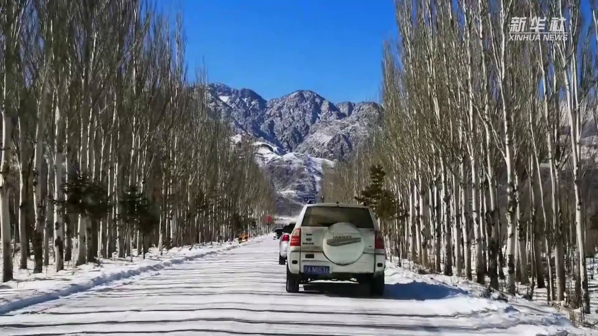 可遇不可求！宁夏银川出现贺兰晴雪美景