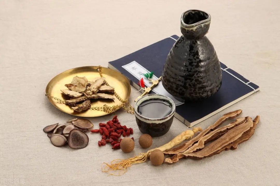 酒的神奇作用！传统中医与酒的药用_凤凰网