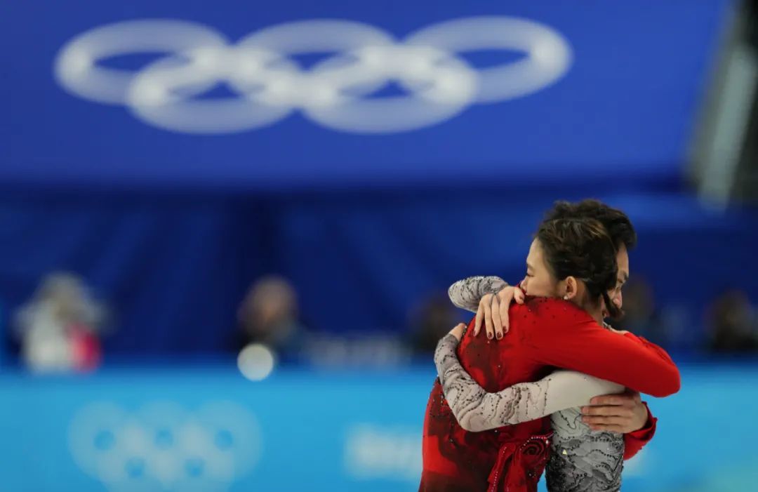 ▲2022年2月19日，北京，2022北京冬奥会花样滑冰双人滑自由滑。彭程/金杨
