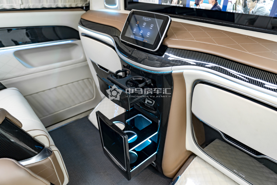 2022款奔驰v260商务车高顶全隔断      