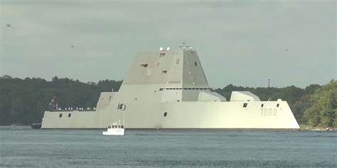 美俄媒体：中国神秘新军舰具备隐形外壳，设计类似美军朱瓦特级驱逐舰
