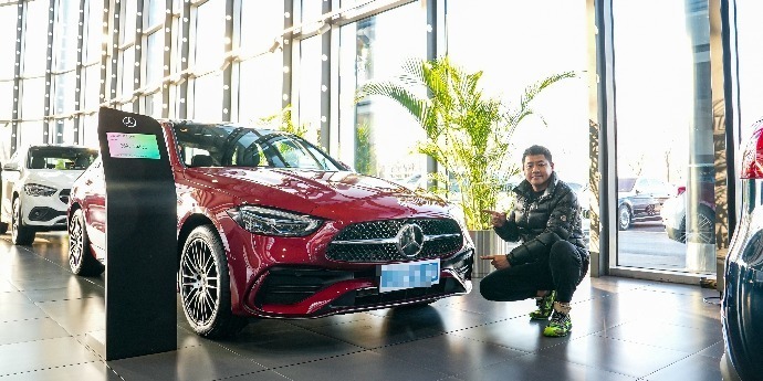 价格是亮点！全新奔驰C260L运动版到店实拍