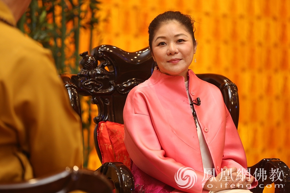 联合国儿童基金会香港委员会主席、海洋公园保育基金主席陈晴居士（图片来源：凤凰网佛教 摄影：香港佛教联合会）