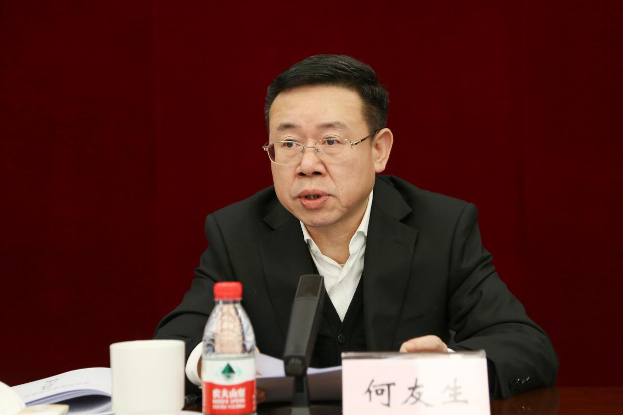 巴南区委书记何友生及时解决基层群众的操心事烦心事揪心事