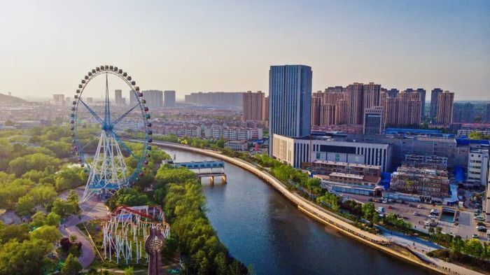 济南动物园摩天轮|摄影：王啸