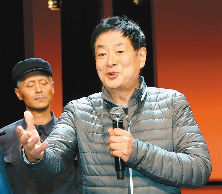 濮存昕致辞 记者 尚洪涛 摄