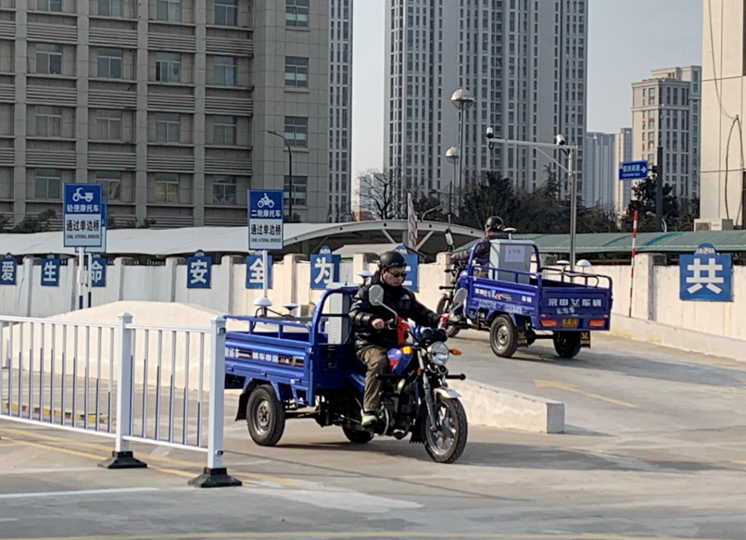 连云港摩托车市场图片