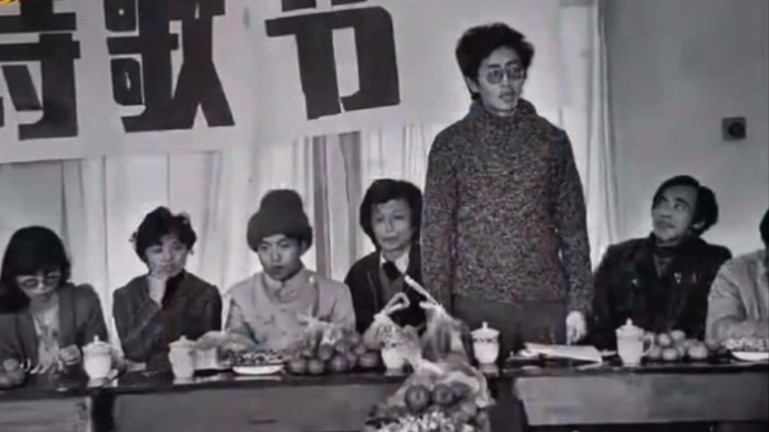 为写作自由而辩护，文艺评论家谢冕：诗歌缺少自我是不行的_凤凰网视频_凤凰网