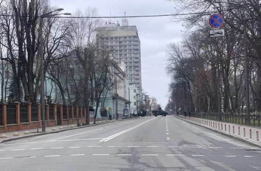 基辅市内战斗打响 俄军在基辅市郊完成空降 