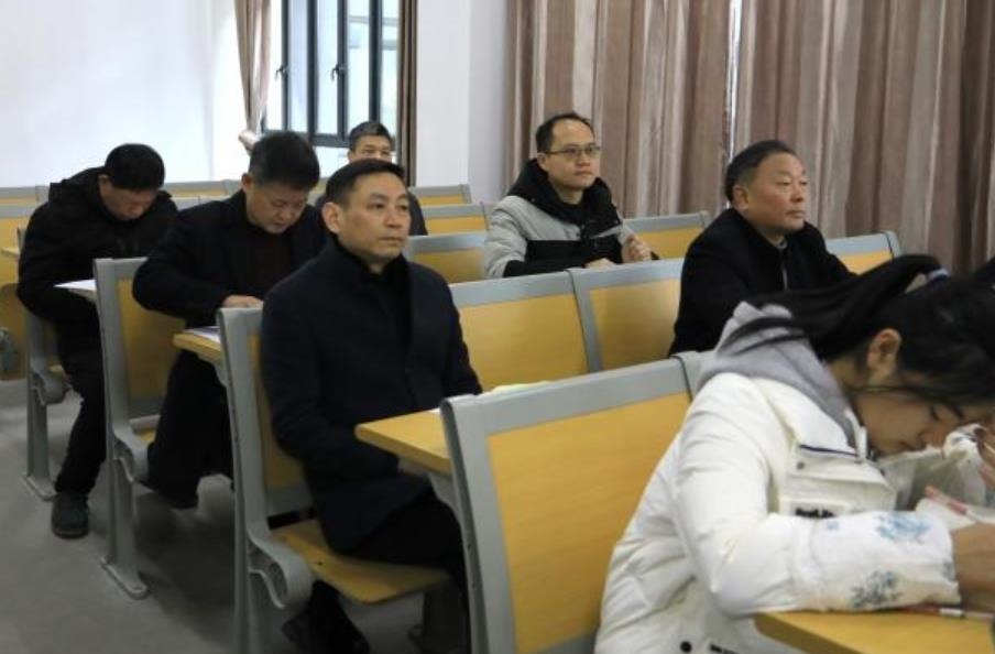 景德镇学院：开学首日校领导走进教室与学生同堂听课