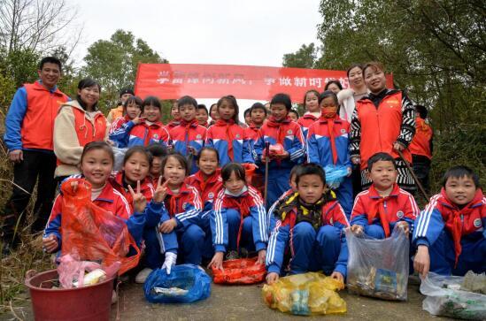 孩子们展示成果