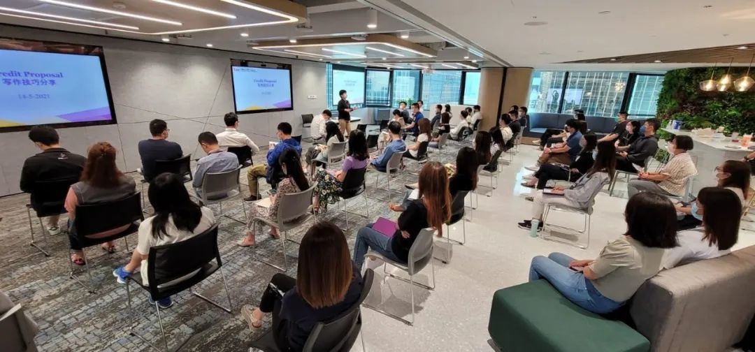 九层之台起香江,光大含弘共潮鸣