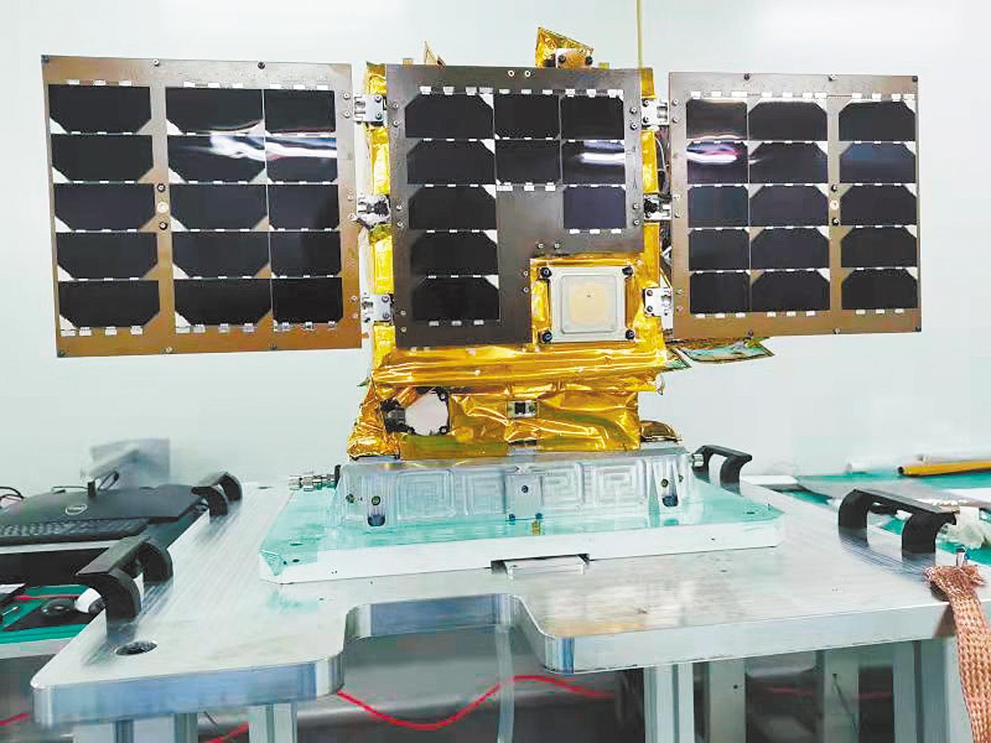 “启明星一号”卫星。（武汉大学供图）