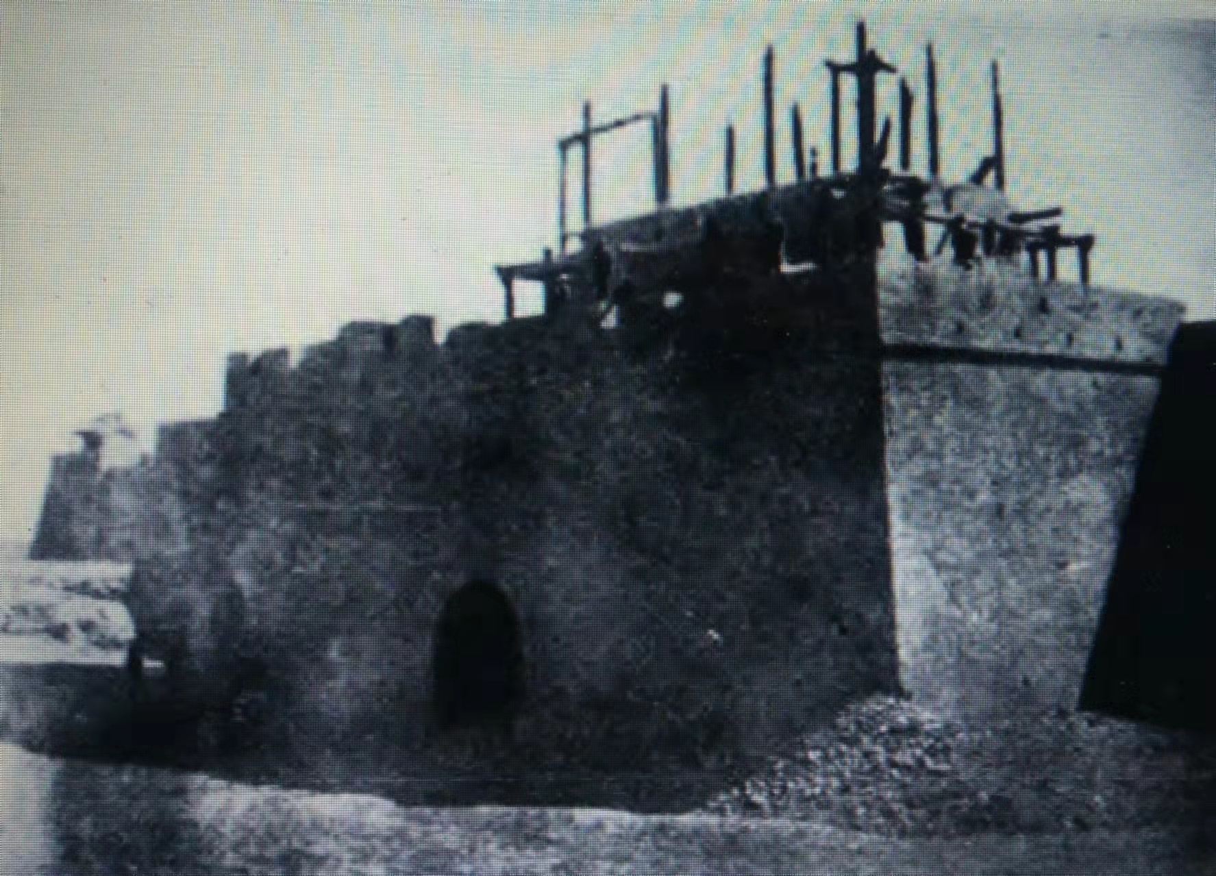 嘉峪关西门城楼（1934年），城楼被马仲(11075630)-20220302170056.jpg