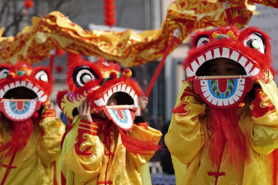 四季黄山相约春天传统民俗闹乡村舞龙舞狮祈太平
