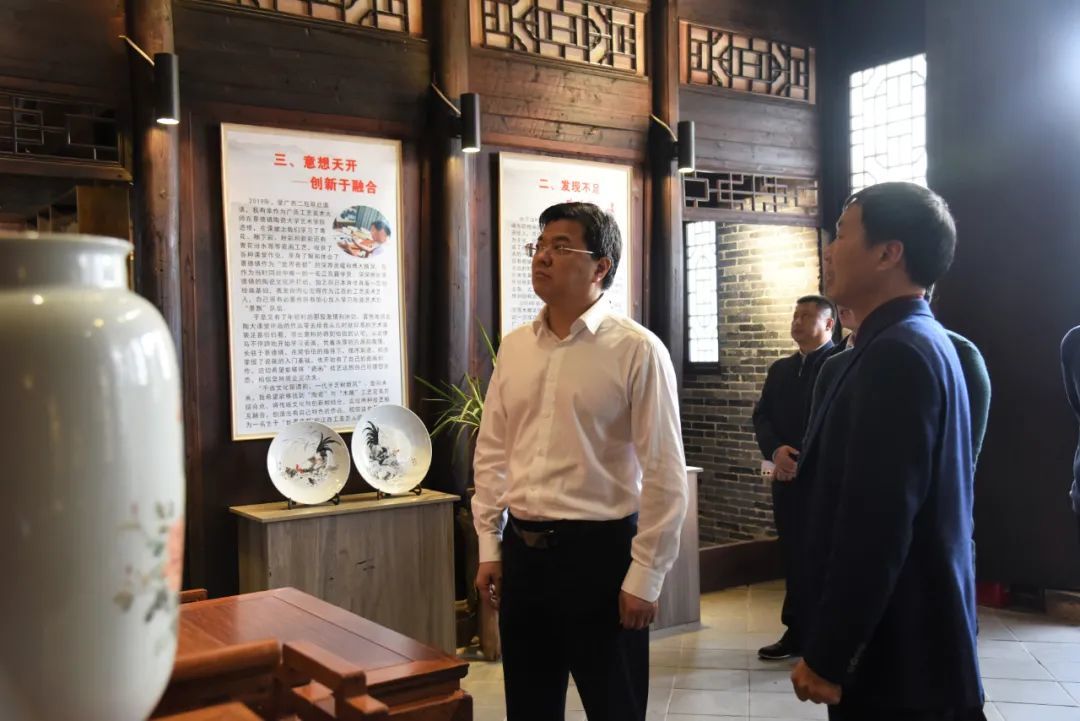 张子建在潢溪镇渡口村调研