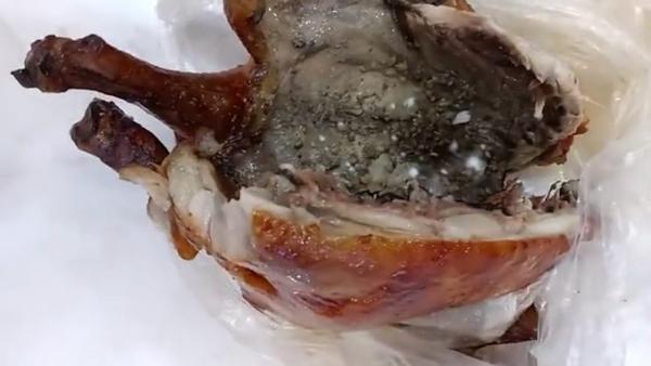 徐州一大润发超市出售发霉烤鸡？市监局已介入调查