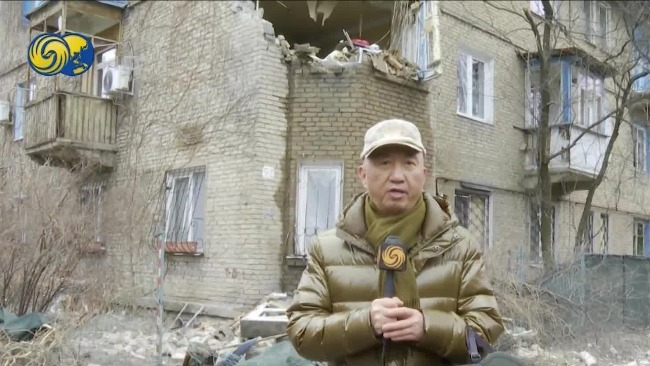 乌军炮击顿巴斯损毁居民楼 当地人：3年来冷枪冷炮没断过