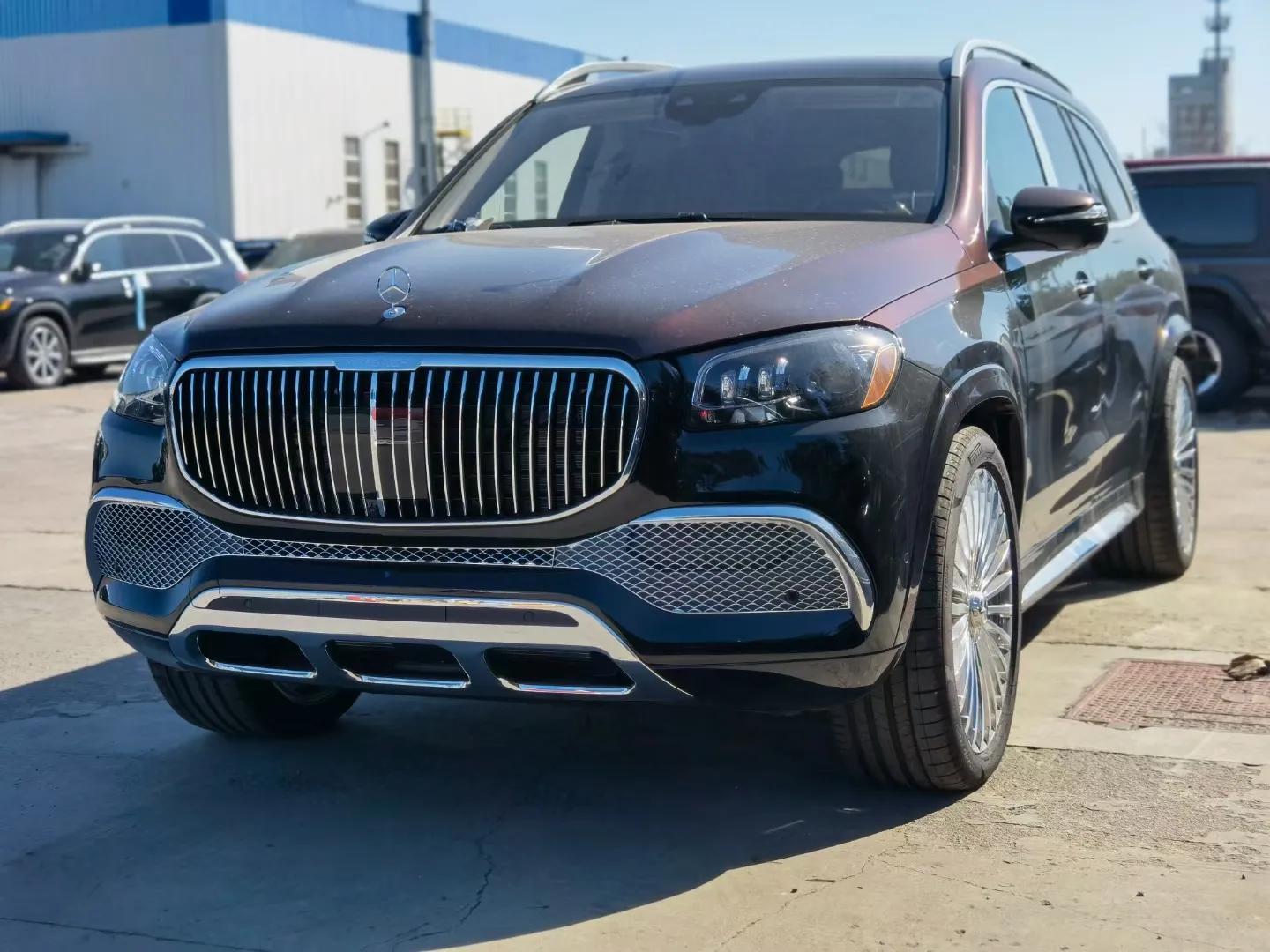 港口热销车型迈巴赫gls600黑红双拼