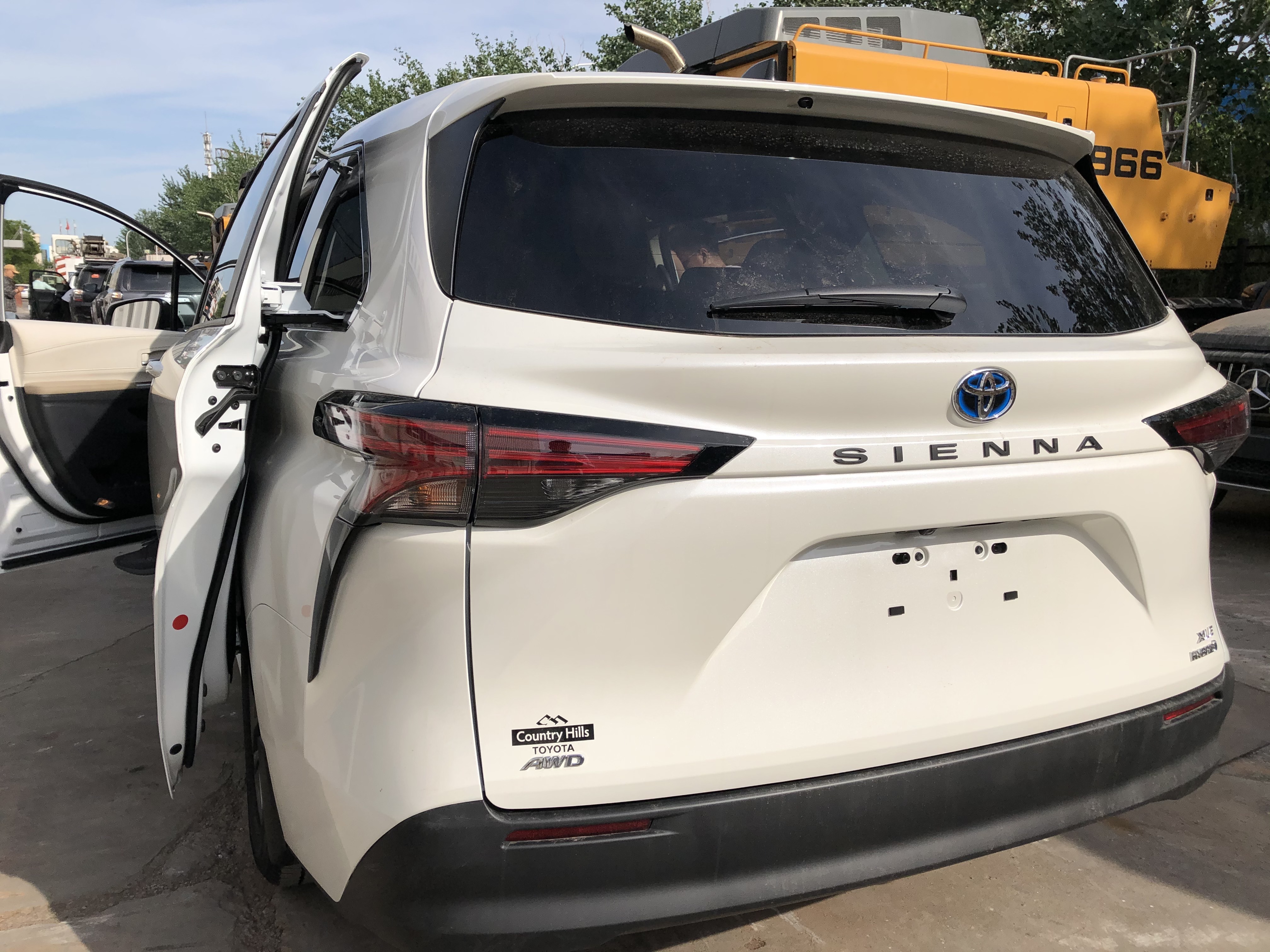 2021款丰田塞纳2.5油电混合动力38万起_凤凰网汽车_凤凰网