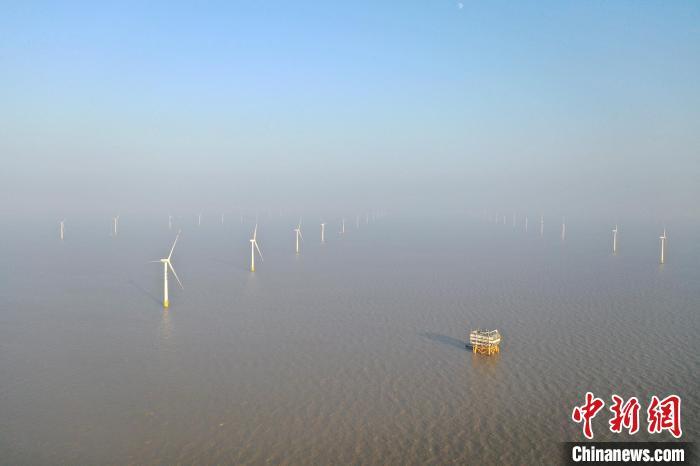 三峡能源江苏大丰H8-2海上风电场。　三峡新能源盐城大丰有限公司供图