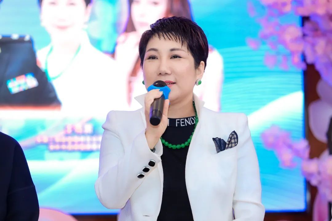 卡诗米娅创始人宋红女士将内蒙古家乡的优质羊绒附加到自己的设计理念