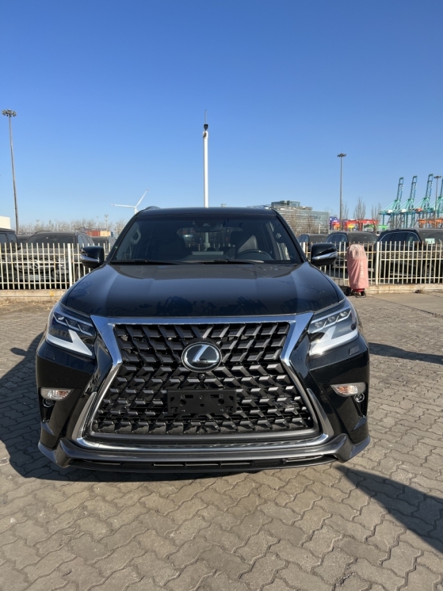 2022款雷克萨斯gx460鱼子酱黑美而特别