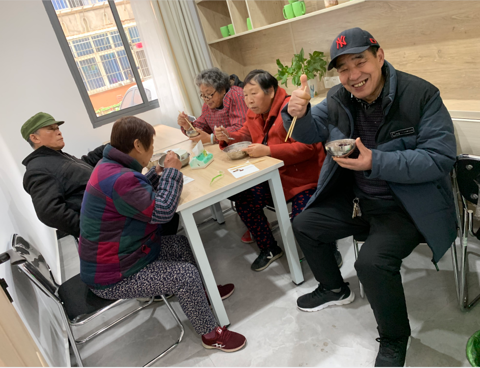 南昌青山湖区：社区食堂让老人享受“舌尖上”的幸福晚年