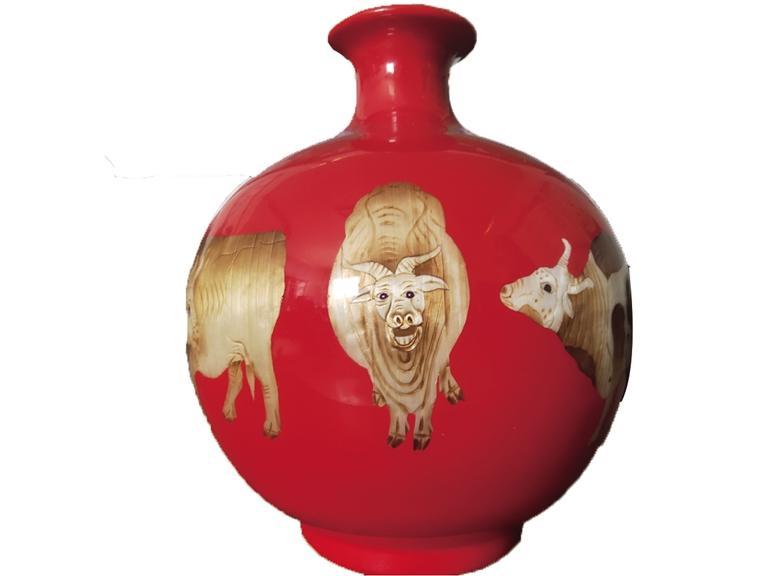 小姐姐变“草”为“宝” 用麦秆绘出绝美中国风